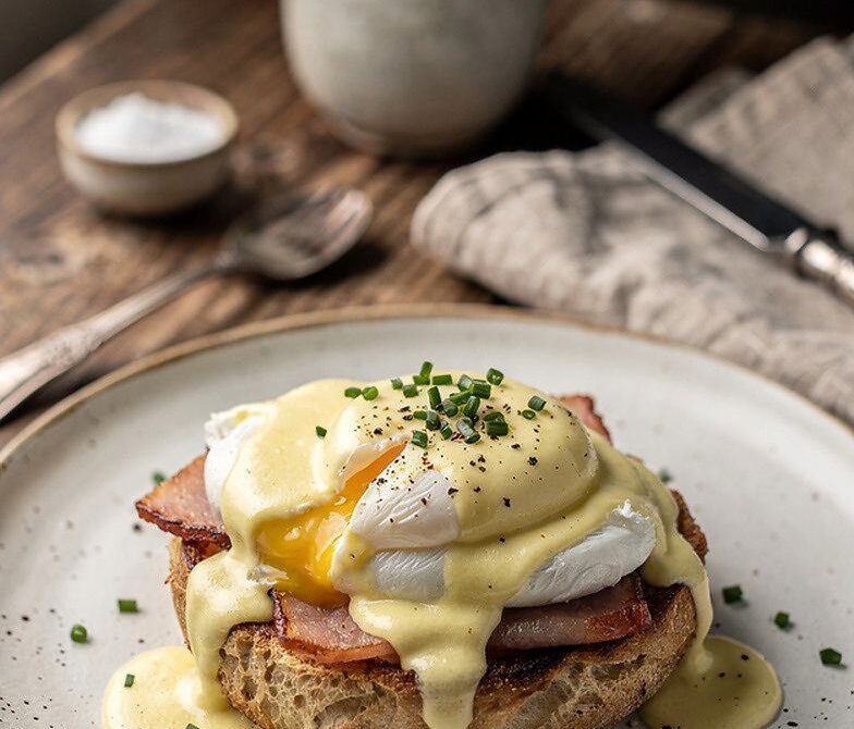 Eggs Benedict With Canadian Bacon and Lemony Hollandaise