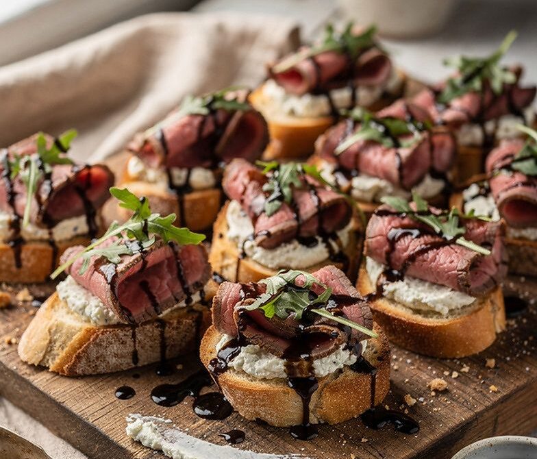 Roast Beef Tenderloin Crostini With Horseradish Cream and Balsamic Glaze