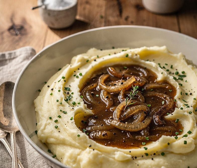 Creamy Mashed Potatoes With Caramelized Onion Gravy