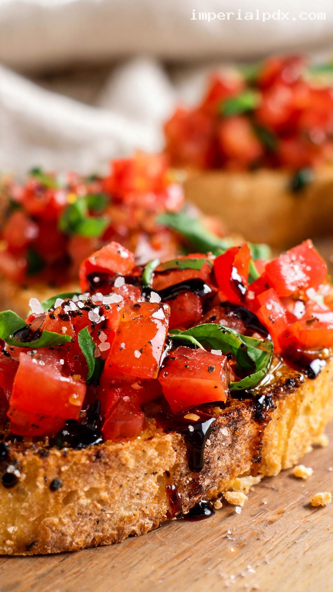 Tomato Basil Bruschetta With Balsamic Glaze – Closeup