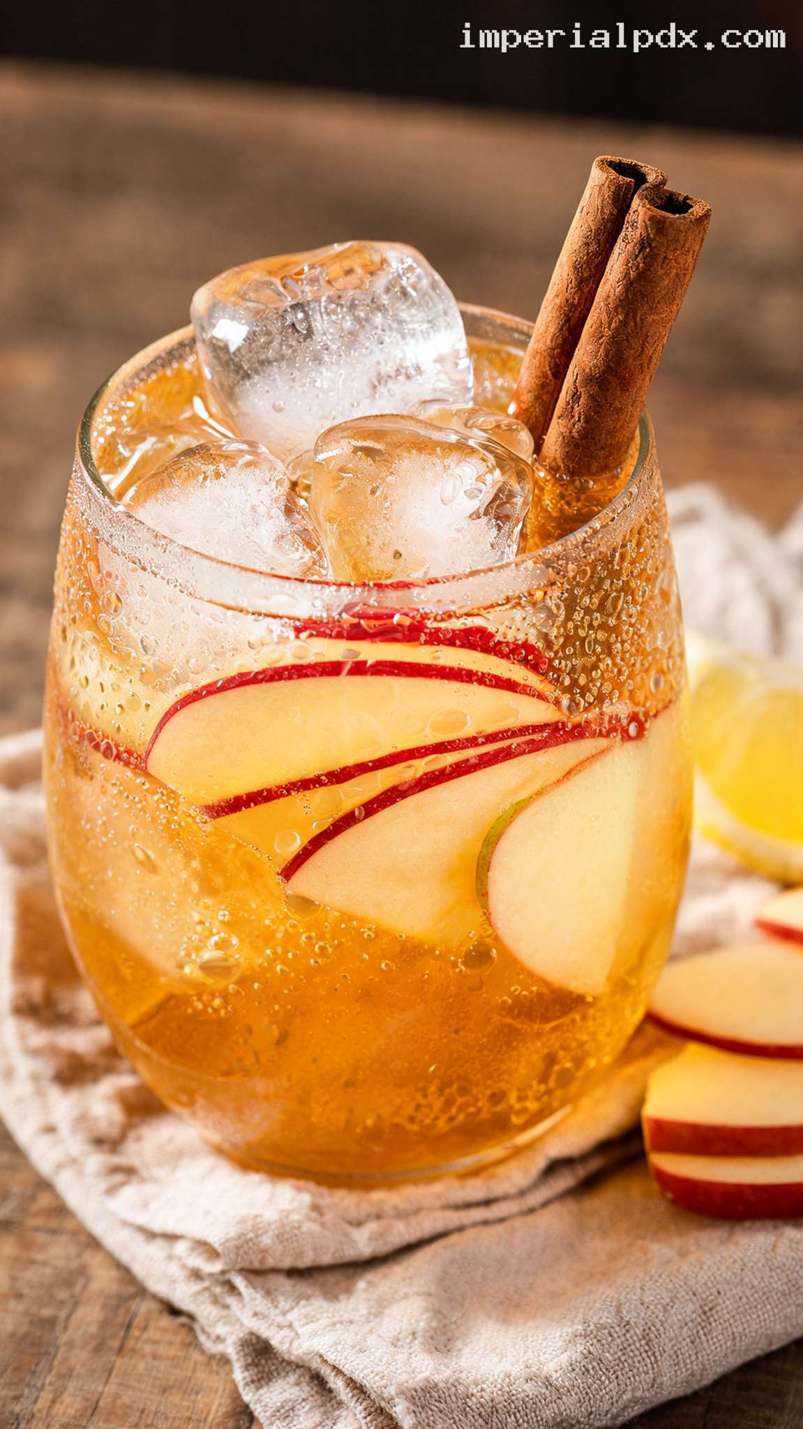 Apple Cinnamon Iced Refresher Drink – Closeup