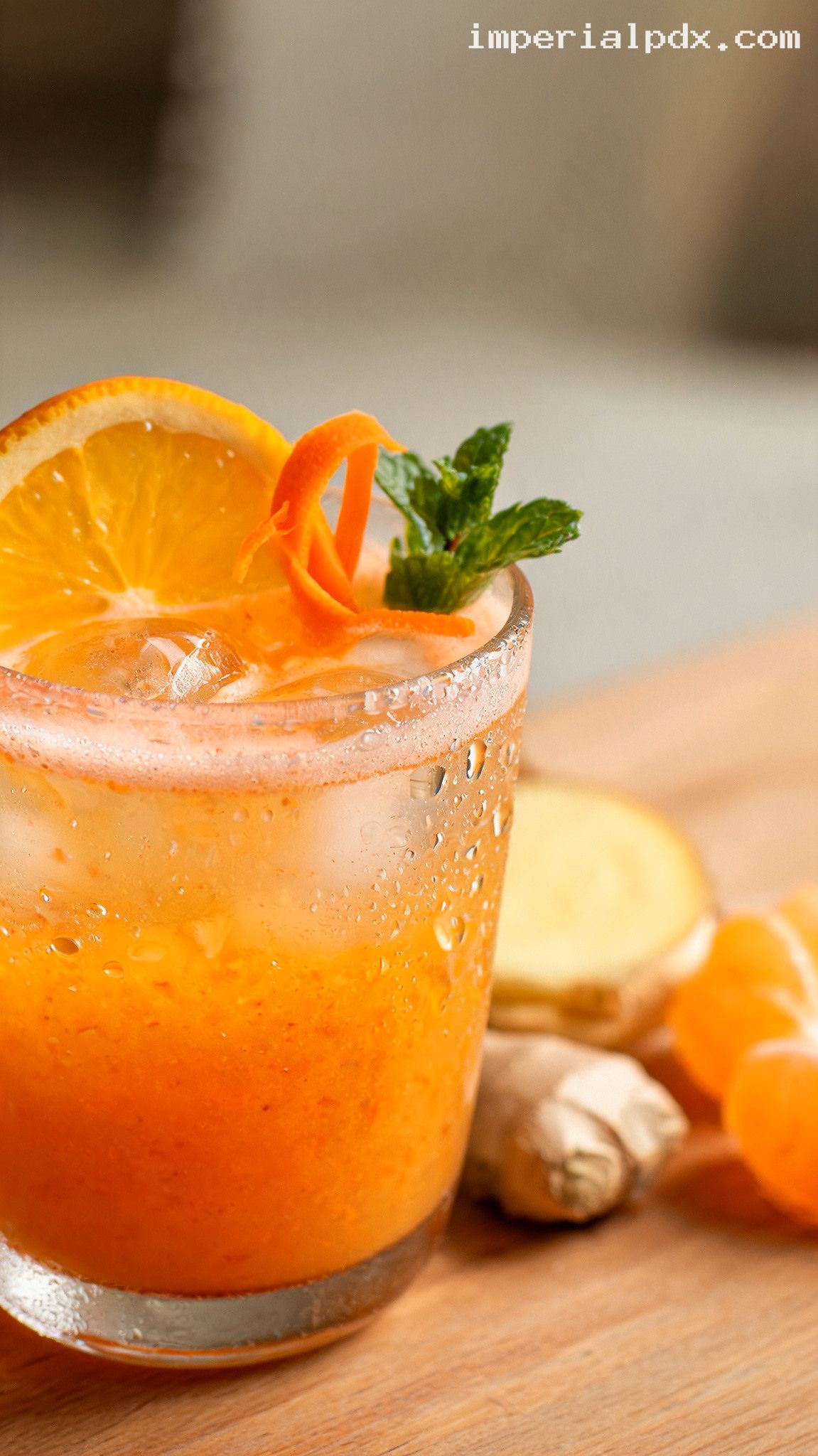 Carrot Orange Ginger Juice Refresher – Closeup