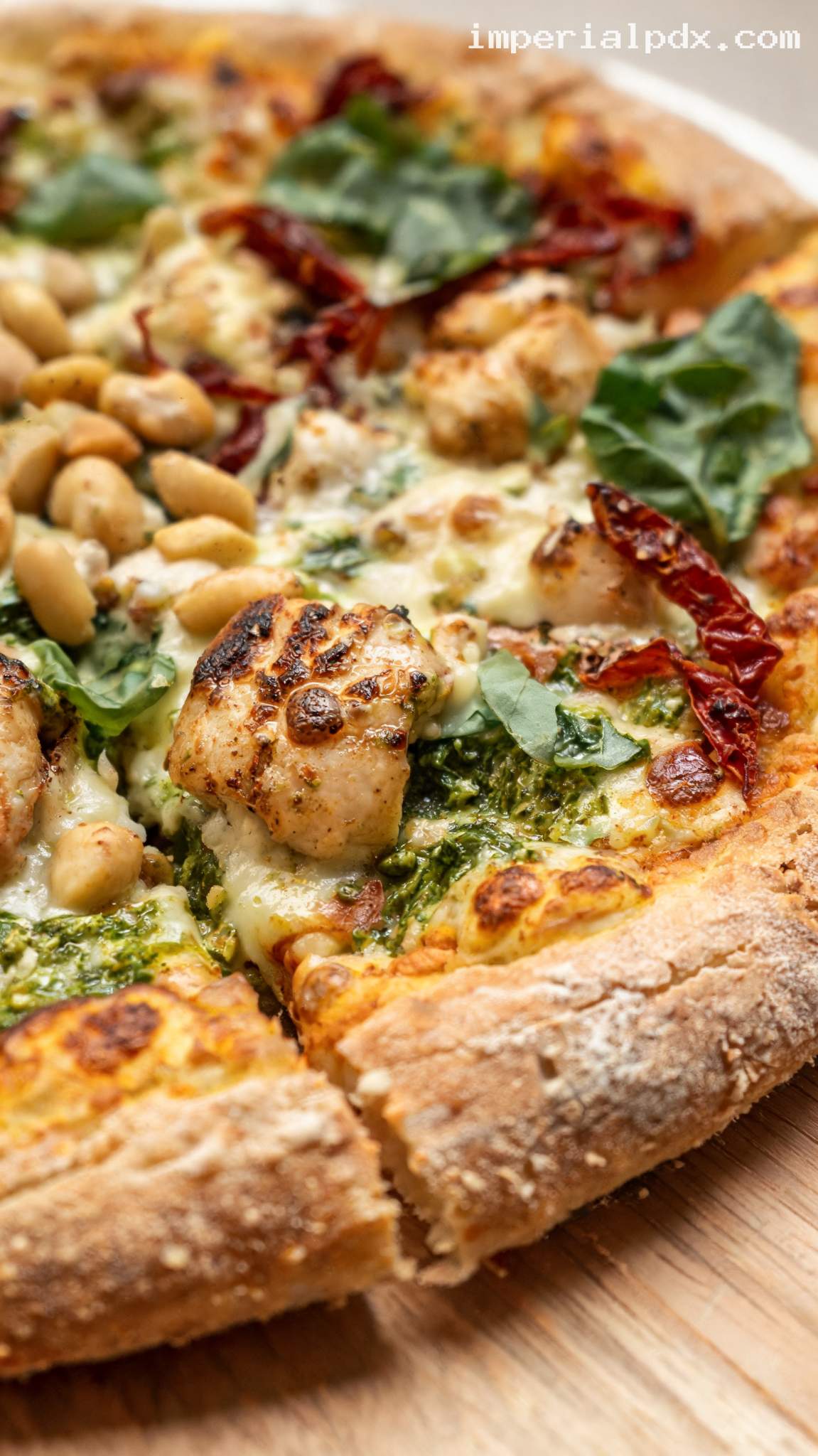 Chicken Pesto Pizza With Sun-Dried Tomatoes – Closeup