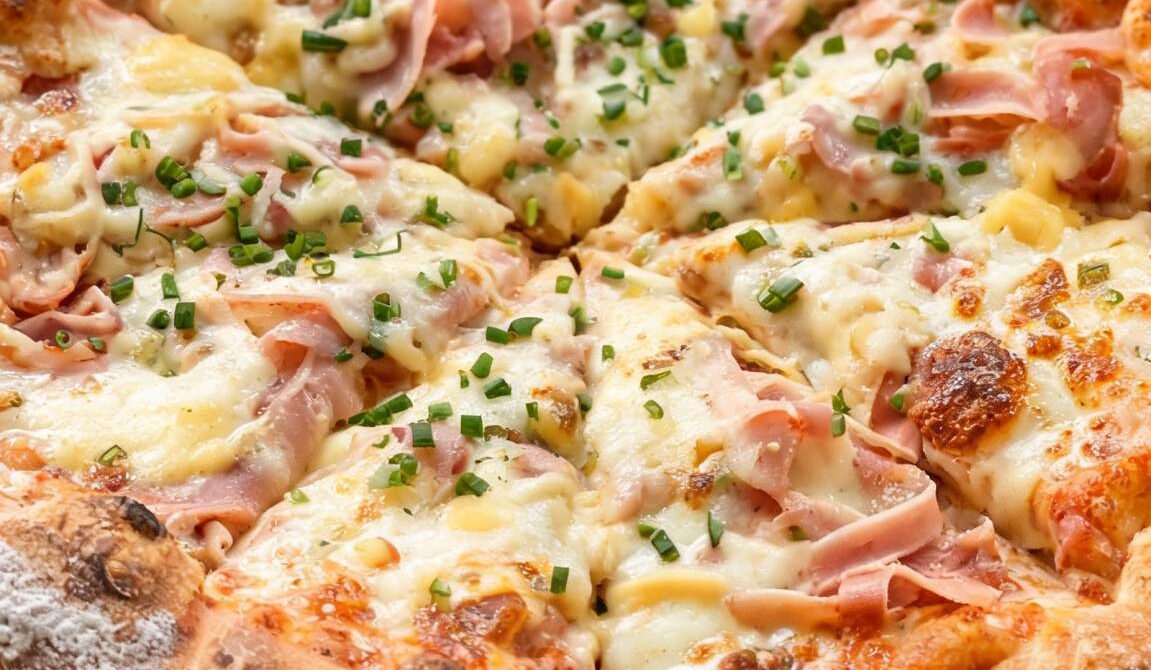 Croque Monsieur Pizza with Ham and Gruyère