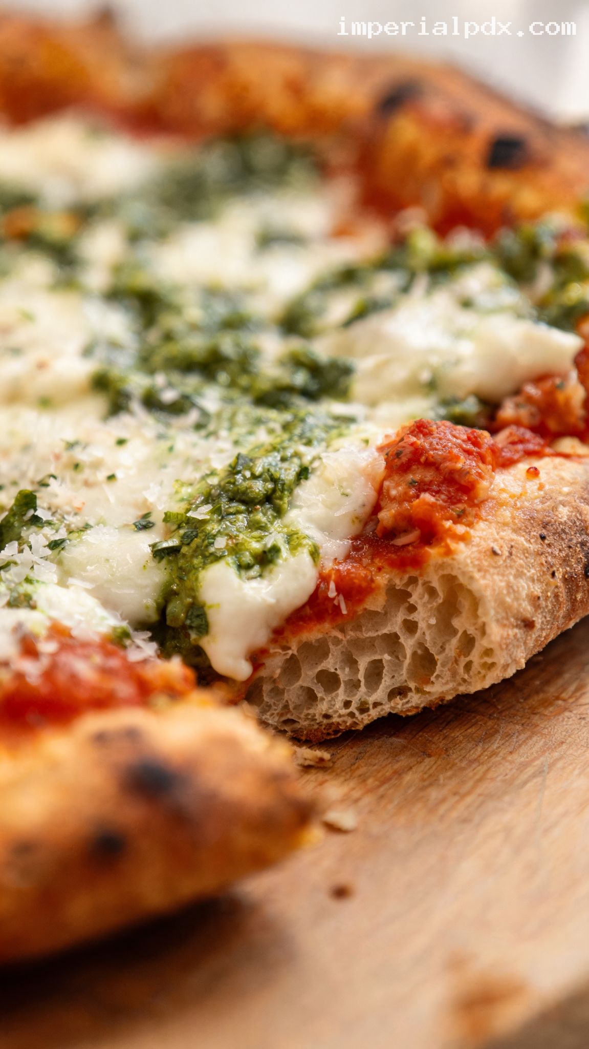 Pesto Swirl Margherita Pizza – Closeup