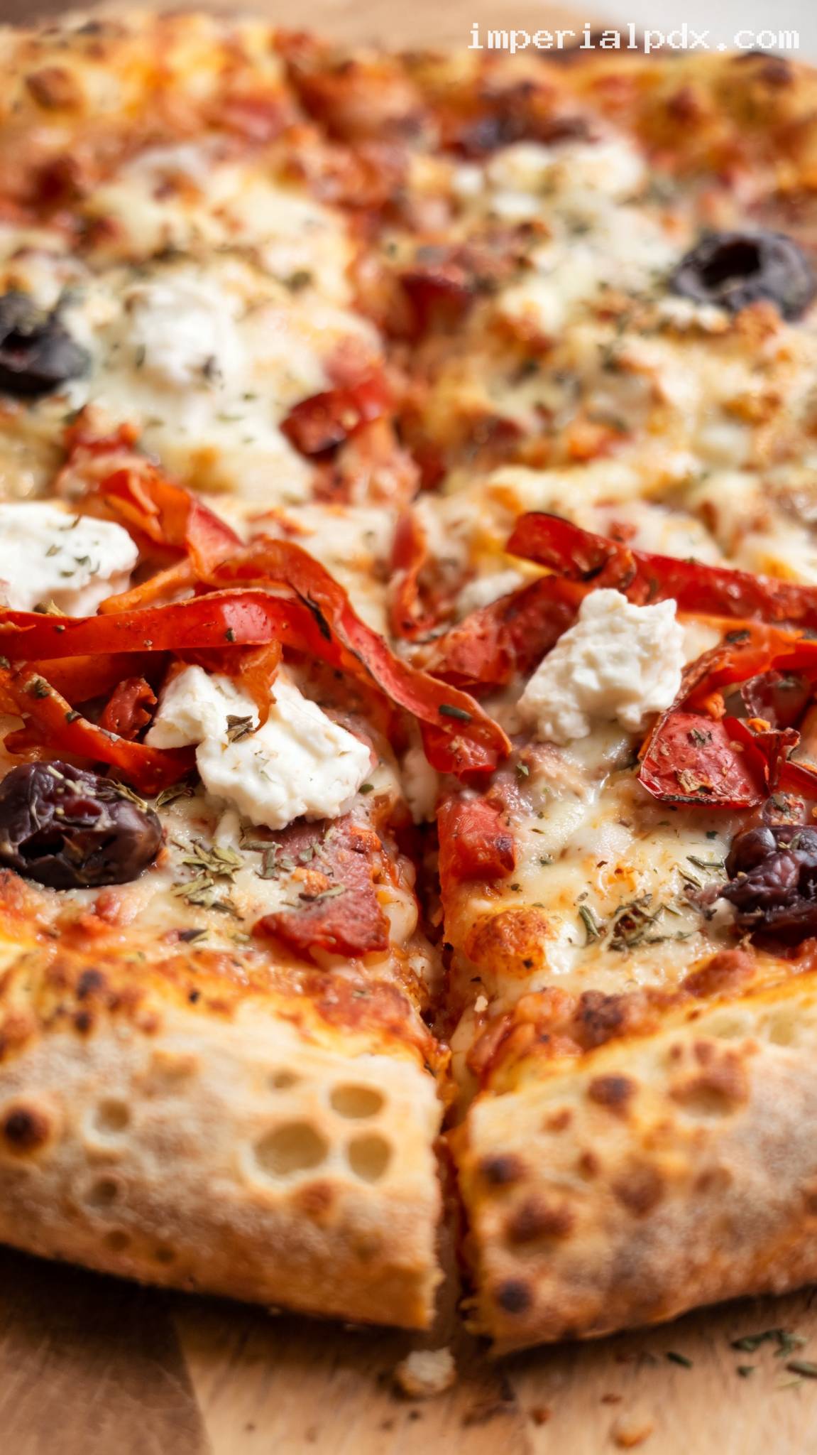 Roasted Red Pepper and Feta Pizza – Closeup