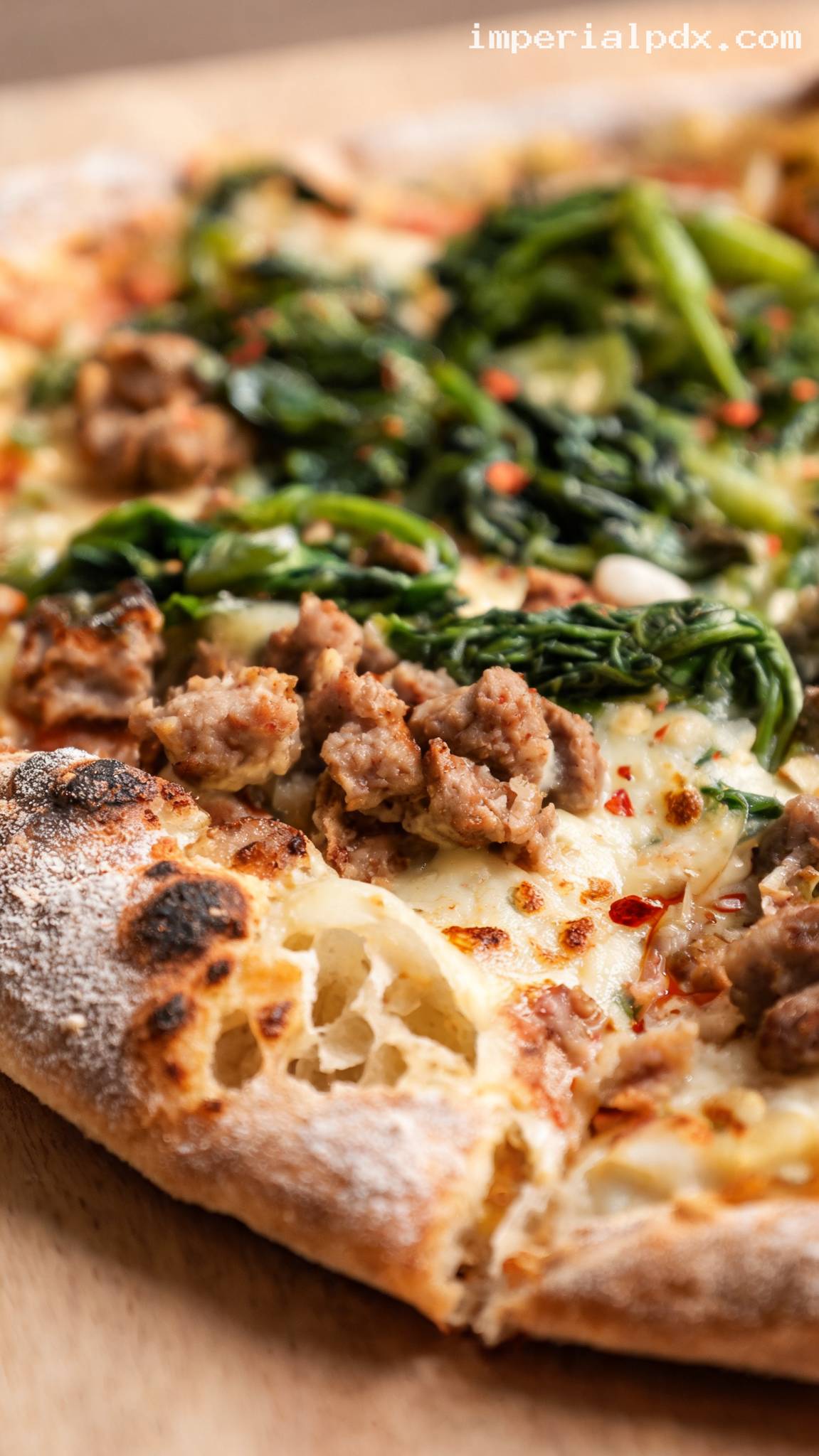 Salsiccia e Friarielli Pizza With Provola – Closeup