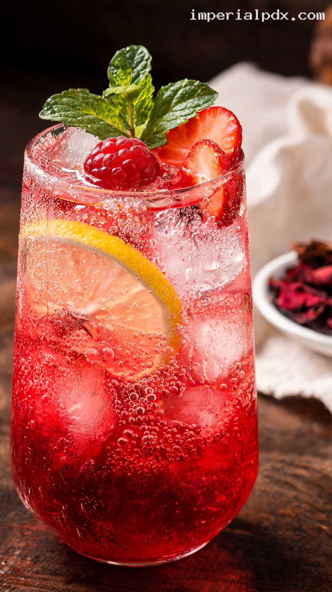 Sparkling Red Berry Hibiscus Drink – Closeup
