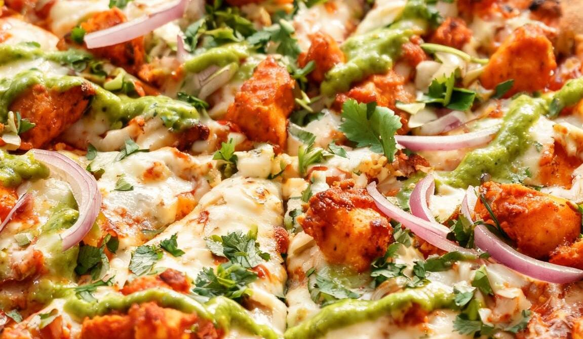 Tandoori Chicken Pizza With Mint Chutney
