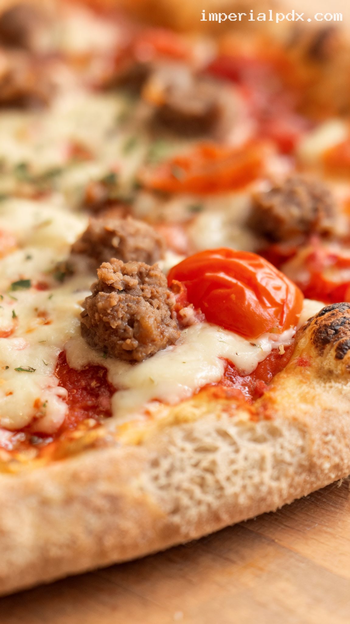 Zesty Sausage and Peppadew Pizza – Closeup