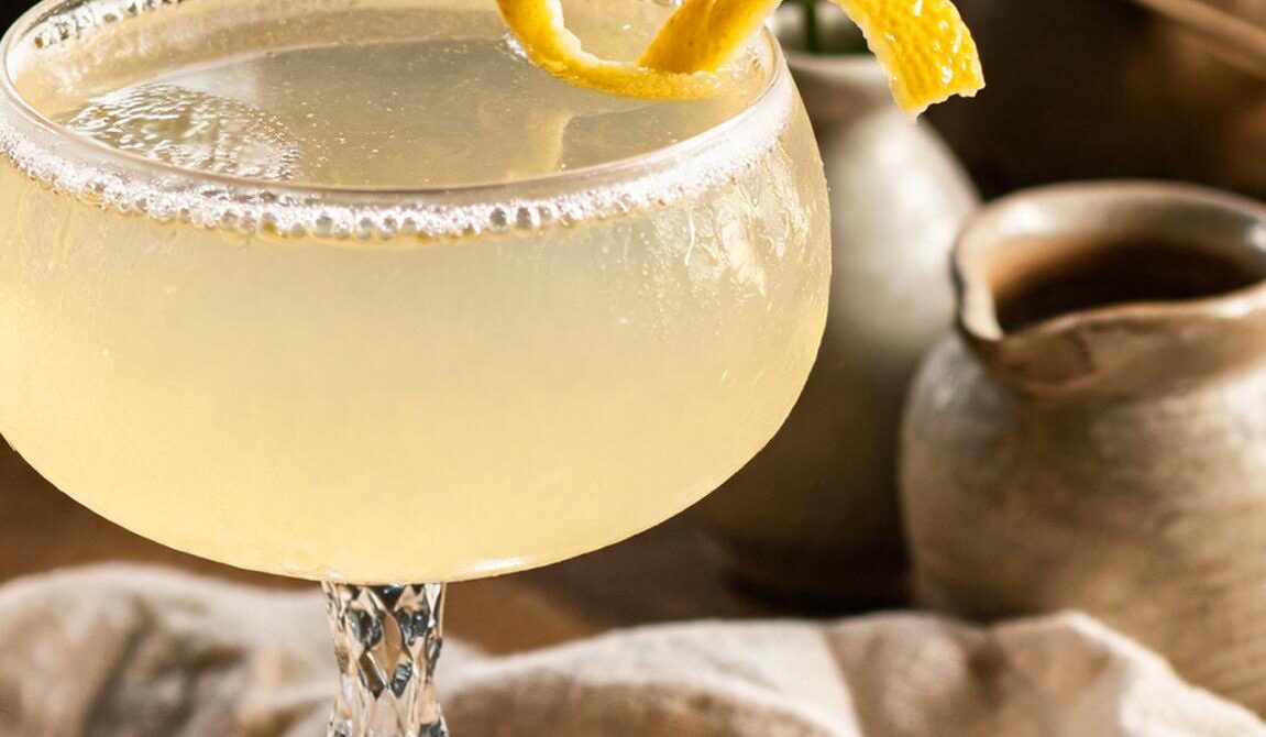 Bee’s Knees Gin Cocktail With Lemon and Honey