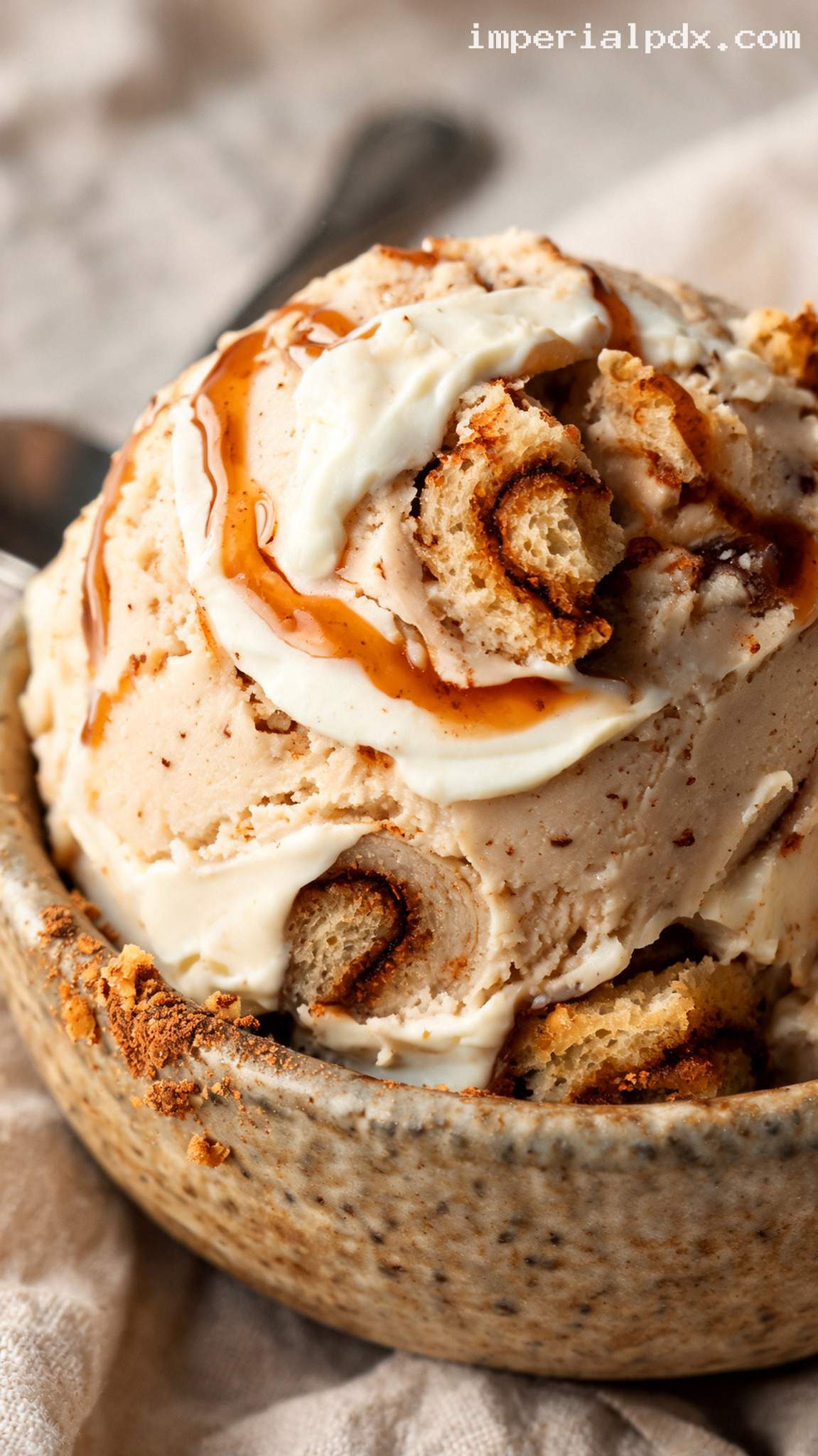 Cinnamon Roll Ice Cream With Cream Cheese Swirls – Closeup