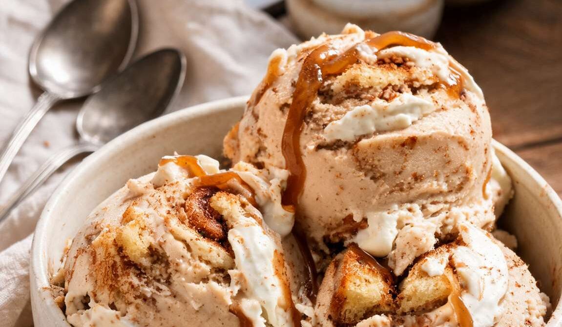 Cinnamon Roll Ice Cream With Cream Cheese Swirls