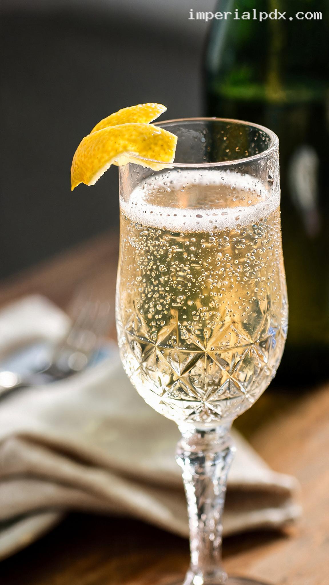 Classic French 75 Champagne Cocktail – Closeup