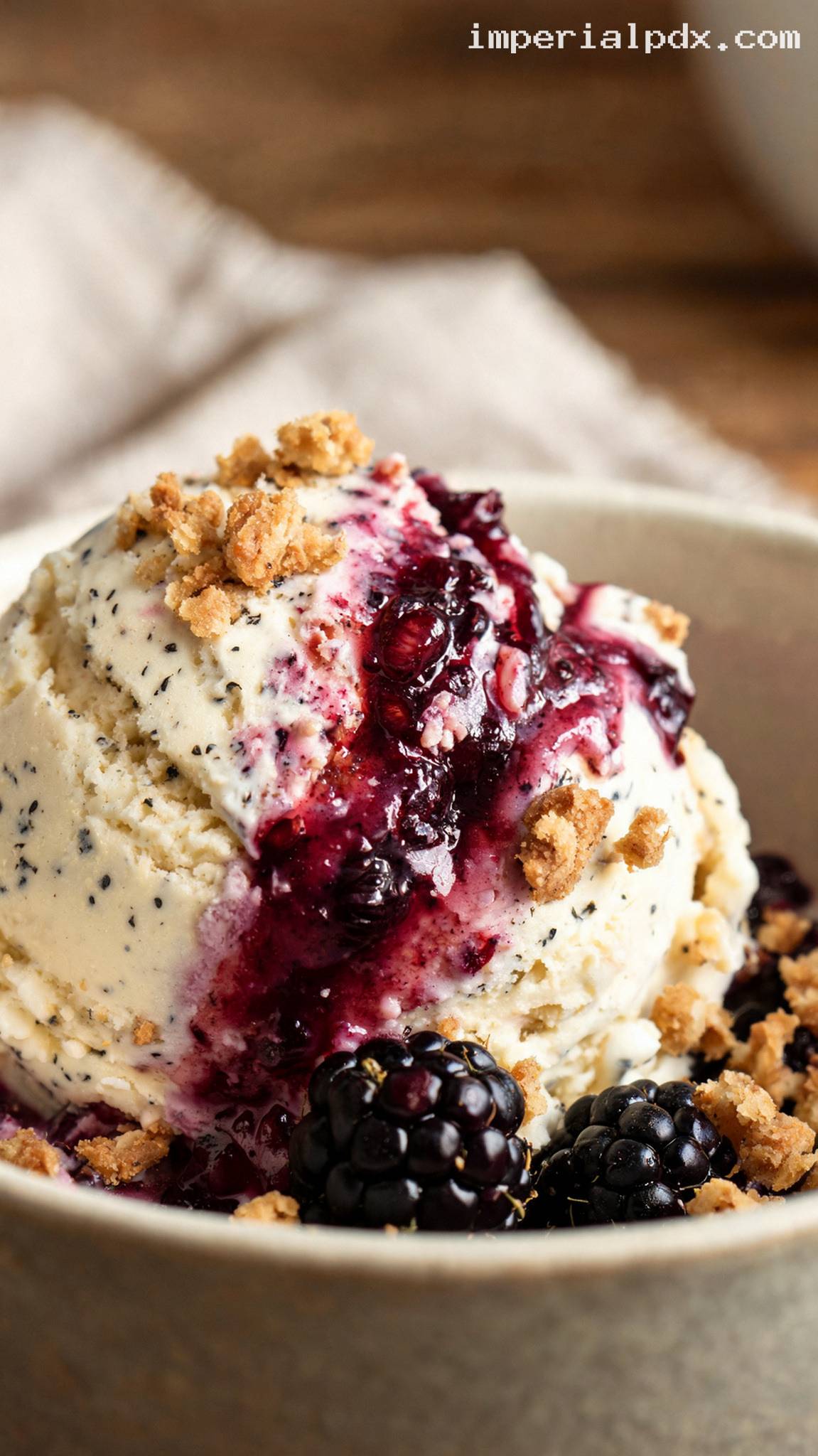 Vanilla Bean Blackberry Crumble Ice Cream – Closeup