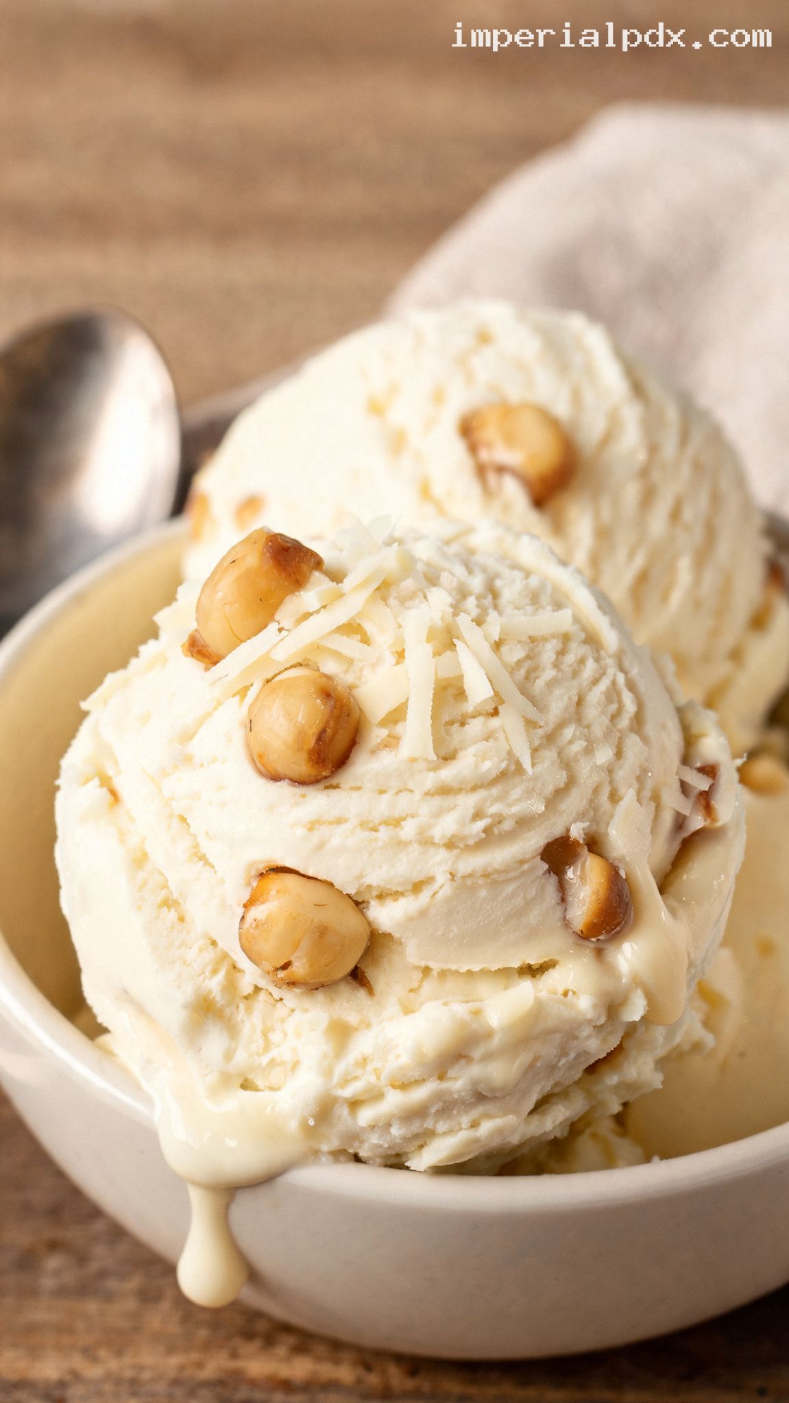 White Chocolate Macadamia Nut Ice Cream – Closeup
