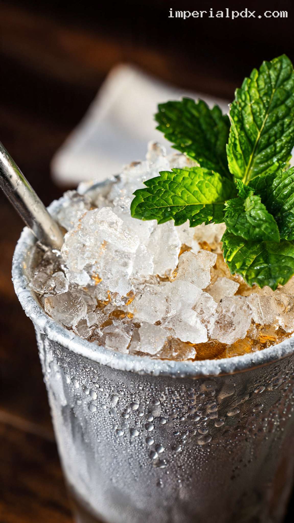 Classic Southern Mint Julep Cocktail – Closeup