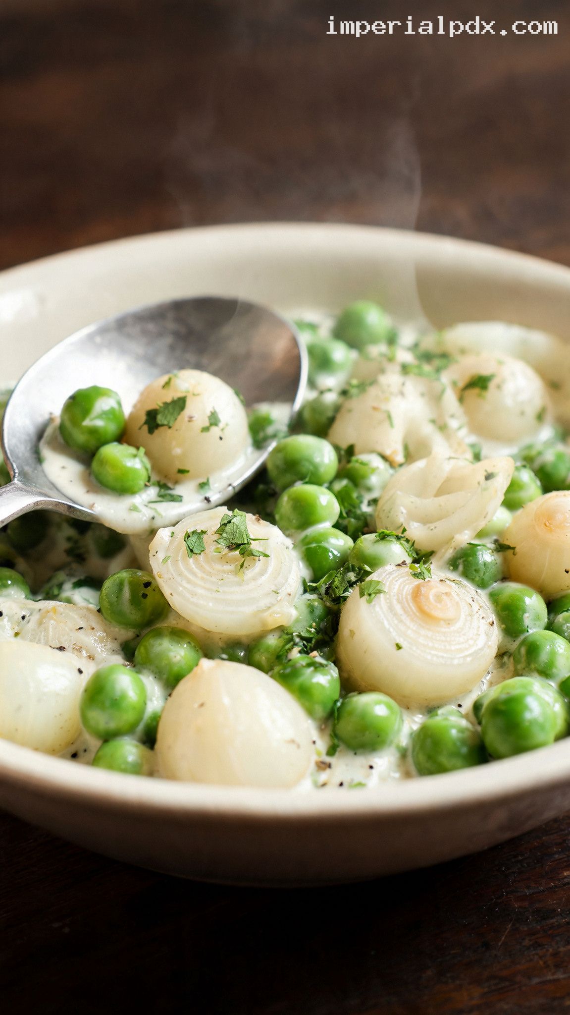 Amish Creamed Peas with Pearl Onions – Closeup
