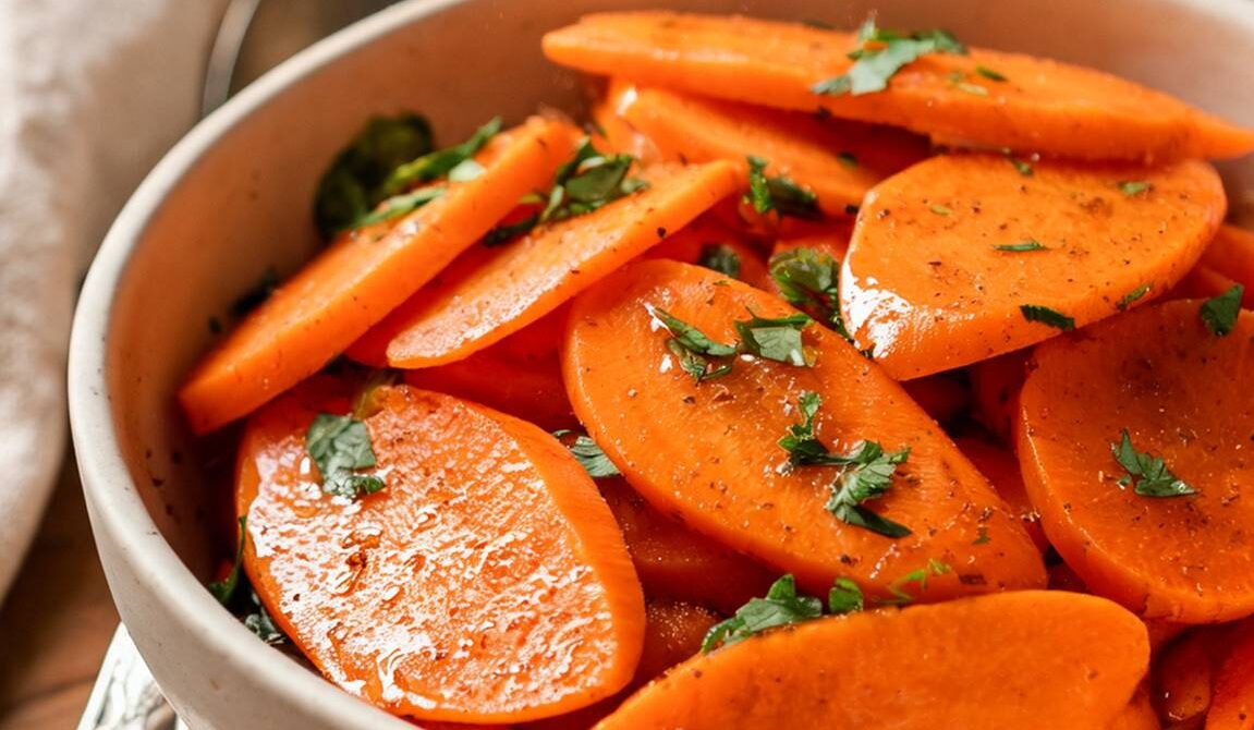 Amish-Style Glazed Carrots with Brown Sugar and Butter