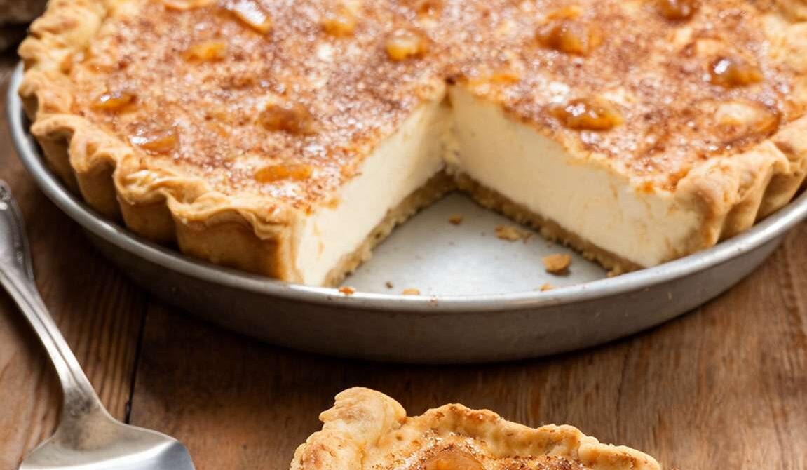 Amish-Style Sugar Cream Pie with Caramelized Cinnamon Topping